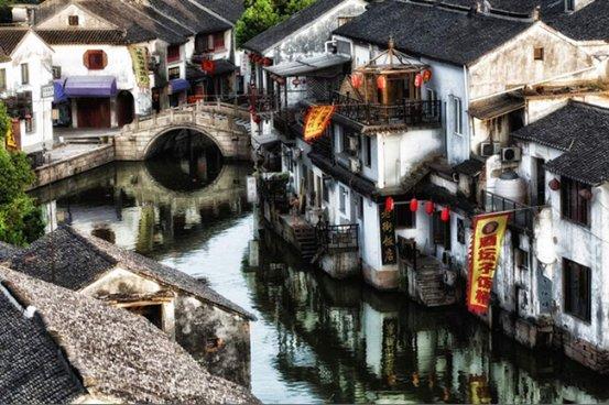 跳动的旋转球
